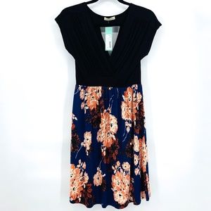 GILLI Black Floral Tonita 2fer Knit Flowy Maternity Dress Size M - gently used